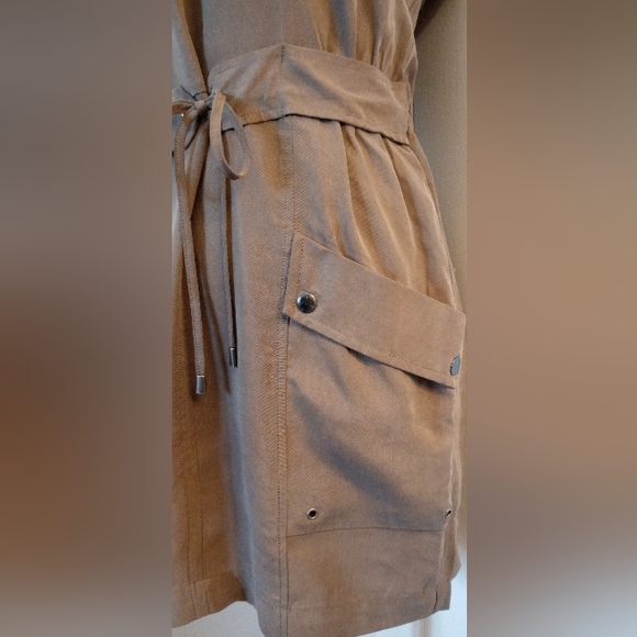 Left on Houston Dress - Picture 2 of 6